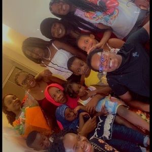 Meet your Posher, Aisha